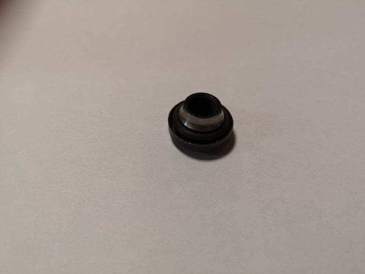 KONUS PIASTY TYŁ SHIMANO Z USZCZELKĄ.jpg