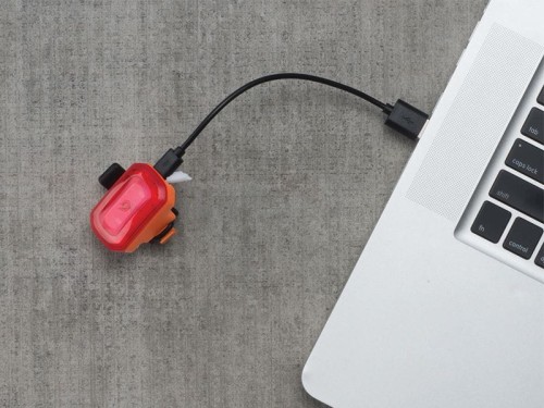 Lampka tył BLACKBURN CLICK USB 2.jpg