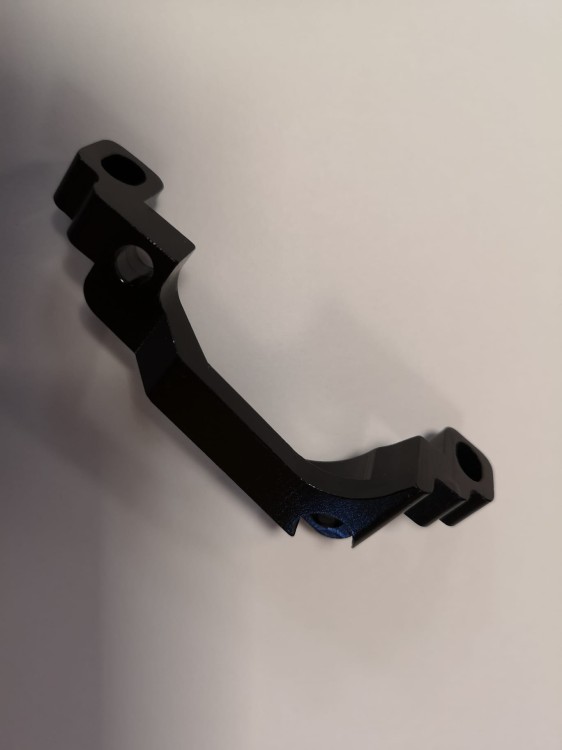 Adapter hamulca ADP-103 POST MOUNT na IS.jpg