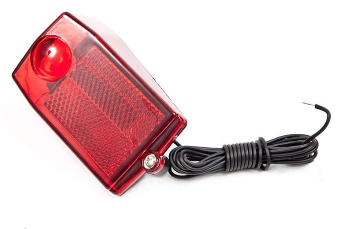 LAMPA TYŁ NA BŁOTNIK LA189 DYNAMO.jpg